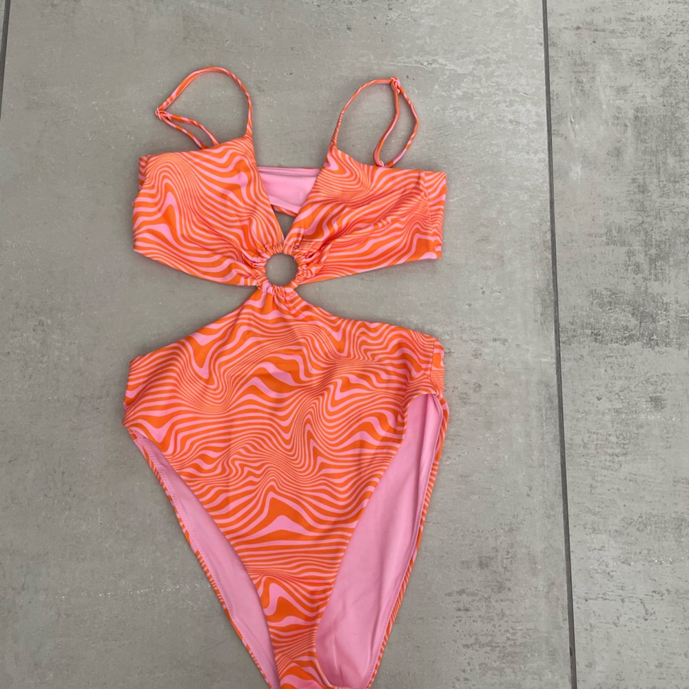 Bathing suit NEVER WORN